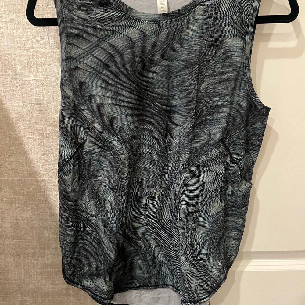 Lululemon Athletica Gray Abstract Leaf Tank Top